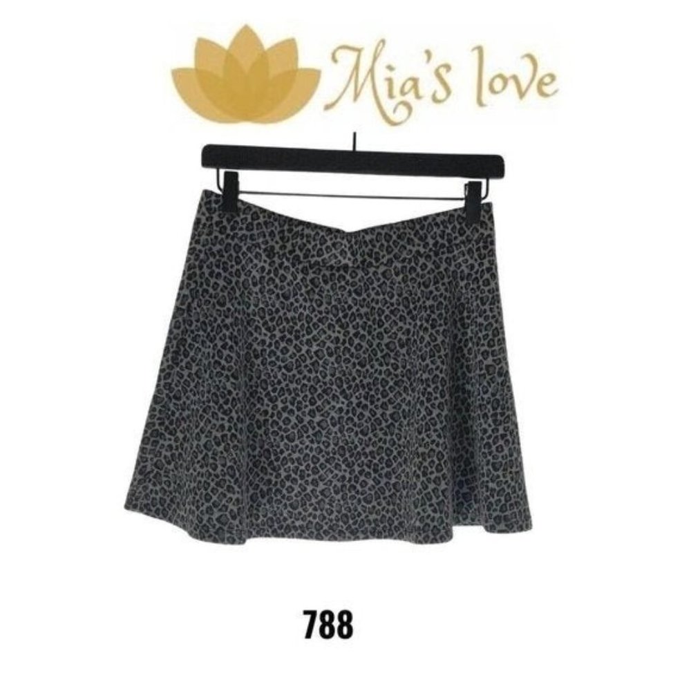 Hot Kiss, Women's Skirt Stretch BLACK AND GRAY,  Size  S.